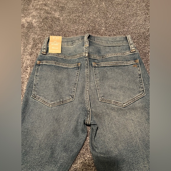 Madewell Skinny Jeans in Ainsworth Wash: Raw-Hem Edition - Picture 6 of 7